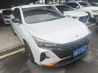 Dongfeng Aeolus Yixuan 2023 купить из Китая, цена 1 032 000 ₽ — Suifenhe Auto
