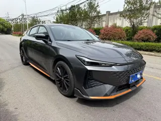 Changan UNI-V 2024 купить из Китая, цена 2 570 000 ₽ — Suifenhe Auto