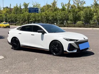 Changan UNI-V 2023 купить из Китая, цена 2 437 000 ₽ — Suifenhe Auto