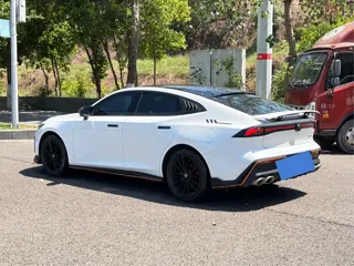 Changan UNI-V 2023 купить из Китая, цена 2 437 000 ₽ — Suifenhe Auto