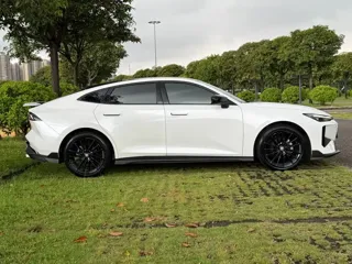 Changan UNI-V 2024 купить из Китая, цена 2 673 000 ₽ — Suifenhe Auto