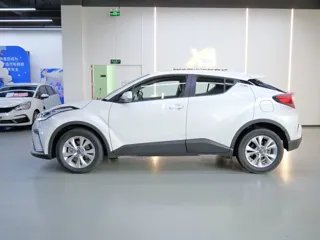 Toyota IZOA 2023 купить из Китая, цена 2 843 000 ₽ — Suifenhe Auto