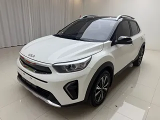 Kia Stonic 2022 купить из Китая, цена 1 493 000 ₽ — Suifenhe Auto