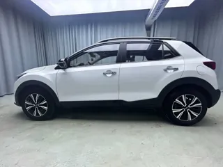 Kia Stonic 2022 купить из Китая, цена 1 480 000 ₽ — Suifenhe Auto