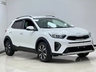 Kia Stonic 2023 купить из Китая, цена 1 441 000 ₽ — Suifenhe Auto