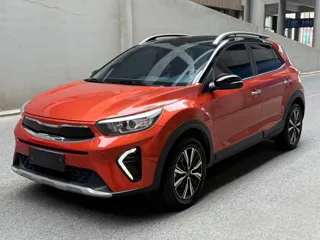 Kia Stonic 2023 купить из Китая, цена 1 428 000 ₽ — Suifenhe Auto