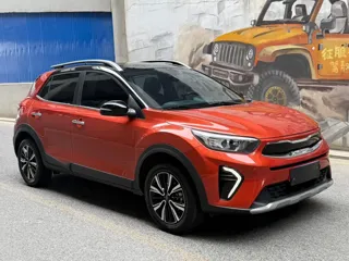 Kia Stonic 2023 купить из Китая, цена 1 428 000 ₽ — Suifenhe Auto