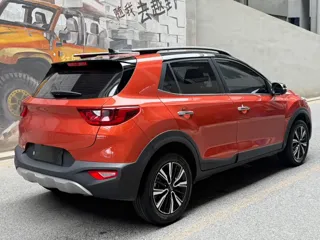 Kia Stonic 2023 купить из Китая, цена 1 428 000 ₽ — Suifenhe Auto