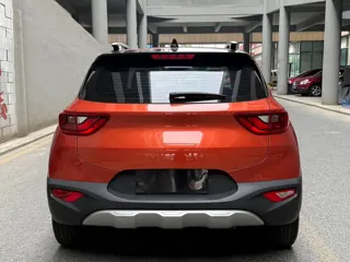 Kia Stonic 2023 купить из Китая, цена 1 428 000 ₽ — Suifenhe Auto
