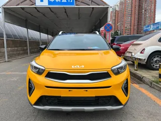Kia Stonic 2023 купить из Китая, цена 1 285 000 ₽ — Suifenhe Auto