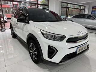 Kia Stonic 2023 купить из Китая, цена 1 719 000 ₽ — Suifenhe Auto