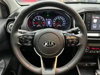 Kia Stonic 2021 купить из Китая, цена 1 462 000 ₽ — Suifenhe Auto