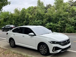 Volkswagen Lavida 2025 купить из Китая, цена 1 872 000 ₽ — Suifenhe Auto