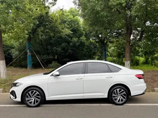 Volkswagen Lavida 2025 купить из Китая, цена 1 872 000 ₽ — Suifenhe Auto