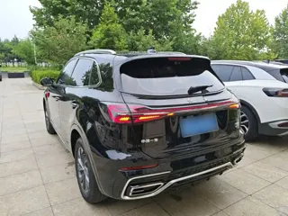 Hongqi HS5 2024 купить из Китая, цена 3 372 000 ₽ — Suifenhe Auto