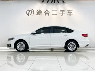 Volkswagen Lavida 2020 купить из Китая, цена 1 455 000 ₽ — Suifenhe Auto