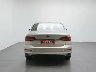 Volkswagen Lavida 2020 купить из Китая, цена 1 371 000 ₽ — Suifenhe Auto