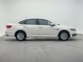 Volkswagen Lavida 2020 купить из Китая, цена 1 436 000 ₽ — Suifenhe Auto