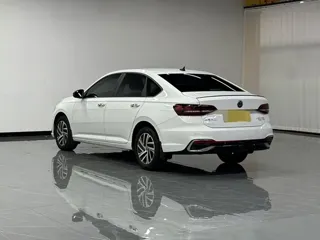 Volkswagen Lavida 2024 купить из Китая, цена 2 694 000 ₽ — Suifenhe Auto