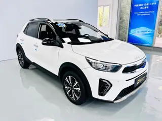 Kia Stonic 2022 купить из Китая, цена 1 402 000 ₽ — Suifenhe Auto