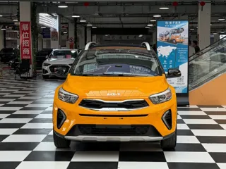 Kia Stonic 2023 купить из Китая, цена 1 454 000 ₽ — Suifenhe Auto
