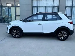 Kia Stonic 2022 купить из Китая, цена 1 376 000 ₽ — Suifenhe Auto