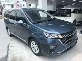 Wuling Jiachen 2023 купить из Китая, цена 1 072 000 ₽ — Suifenhe Auto