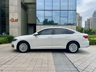 Volkswagen Lavida 2021 купить из Китая, цена 1 396 000 ₽ — Suifenhe Auto