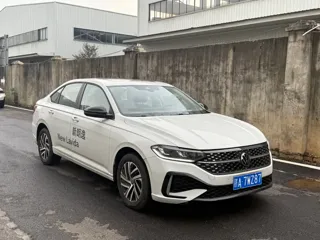 Volkswagen Lavida 2024 купить из Китая, цена 2 826 000 ₽ — Suifenhe Auto