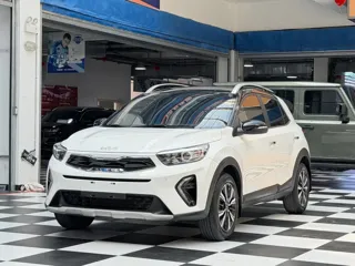 Kia Stonic 2023 купить из Китая, цена 1 493 000 ₽ — Suifenhe Auto