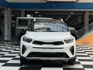 Kia Stonic 2023 купить из Китая, цена 1 493 000 ₽ — Suifenhe Auto