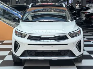 Kia Stonic 2023 купить из Китая, цена 1 454 000 ₽ — Suifenhe Auto