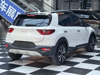 Kia Stonic 2023 купить из Китая, цена 1 454 000 ₽ — Suifenhe Auto