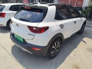 Kia Stonic 2019 купить из Китая, цена 1 225 000 ₽ — Suifenhe Auto