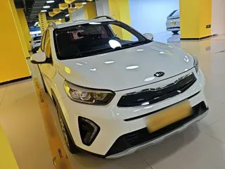 Kia Stonic 2019 купить из Китая, цена 1 148 000 ₽ — Suifenhe Auto