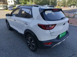 Kia Stonic 2018 купить из Китая, цена 1 245 000 ₽ — Suifenhe Auto