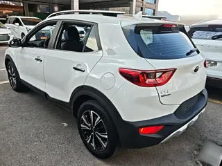 Kia Stonic 2020 купить из Китая, цена 1 163 000 ₽ — Suifenhe Auto