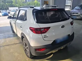 Kia Stonic 2018 купить из Китая, цена 1 136 000 ₽ — Suifenhe Auto