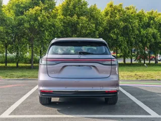 Shangjie H5 2025 купить из Китая, цена 3 880 000 ₽ — Suifenhe Auto