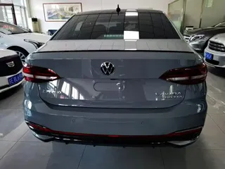 Volkswagen Lavida 2022 купить из Китая, цена 1 675 000 ₽ — Suifenhe Auto
