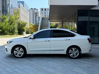 Dongfeng Aeolus E70 2018 купить из Китая, цена 913 000 ₽ — Suifenhe Auto