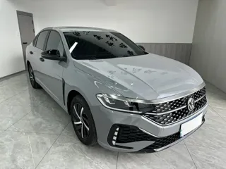 Volkswagen Lavida 2022 купить из Китая, цена 1 675 000 ₽ — Suifenhe Auto