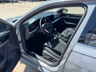 Volkswagen Lavida 2022 купить из Китая, цена 1 818 000 ₽ — Suifenhe Auto