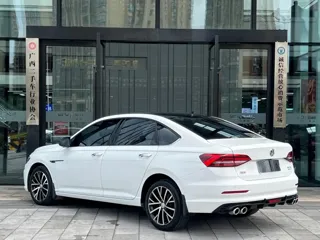 Volkswagen Lavida 2018 купить из Китая, цена 1 273 000 ₽ — Suifenhe Auto