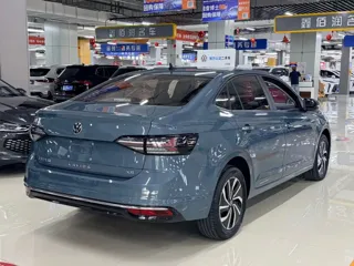 Volkswagen Lavida 2023 купить из Китая, цена 1 528 000 ₽ — Suifenhe Auto