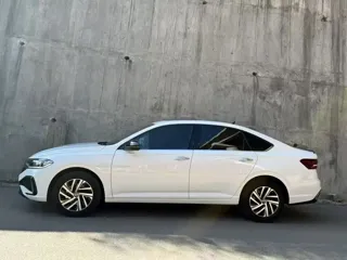 Volkswagen Lavida 2024 купить из Китая, цена 2 543 000 ₽ — Suifenhe Auto