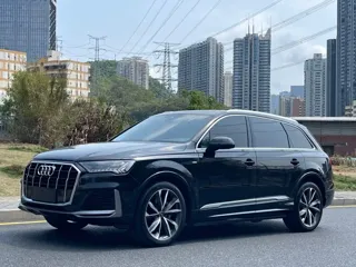 Audi Q7 2024
