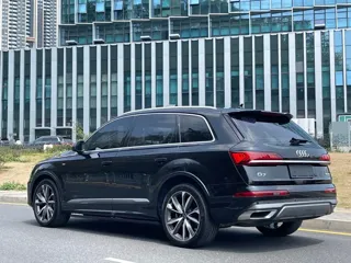 Audi Q7 2024 купить из Китая, цена 10 413 000 ₽ — Suifenhe Auto