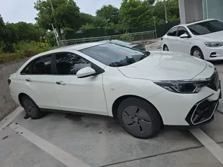 Venucia D60EV 2024 купить из Китая, цена 1 298 000 ₽ — Suifenhe Auto