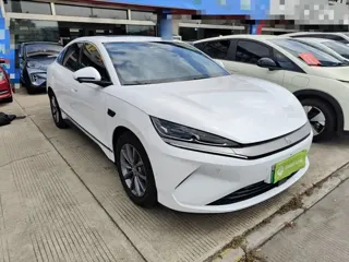 BYD Qin 2025 купить из Китая, цена 2 075 000 ₽ — Suifenhe Auto